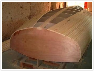 coque de bateau, bordé en bois